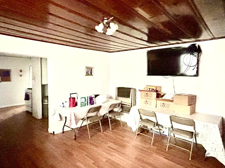 More Photos Of 10616 Avalon Blvd, Los Angeles Loft Creative Space For Sale