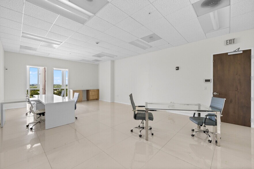More Photos Of 20200 W Dixie Hwy, Aventura Medical For Sale