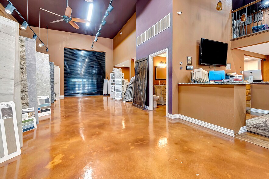 More Photos Of 7716 Davis Blvd, North Richland Hills Storefront For Lease