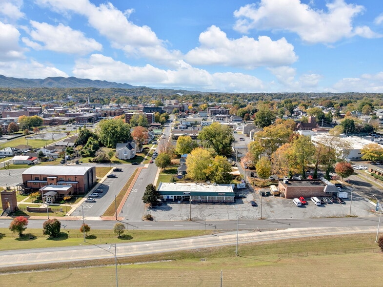 More Photos Of 401 Elm St, Johnson City Freestanding For Sale