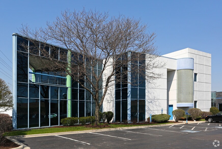 More Photos Of 1100 Landmeier Rd, Elk Grove Village Office For Lease
