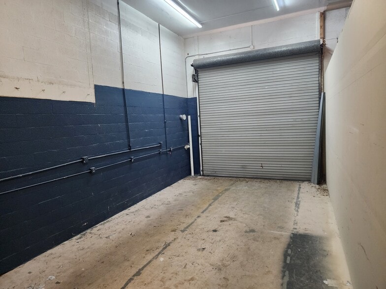 More Photos Of 920-936 36th Ct SW, Vero Beach Warehouse For Lease
