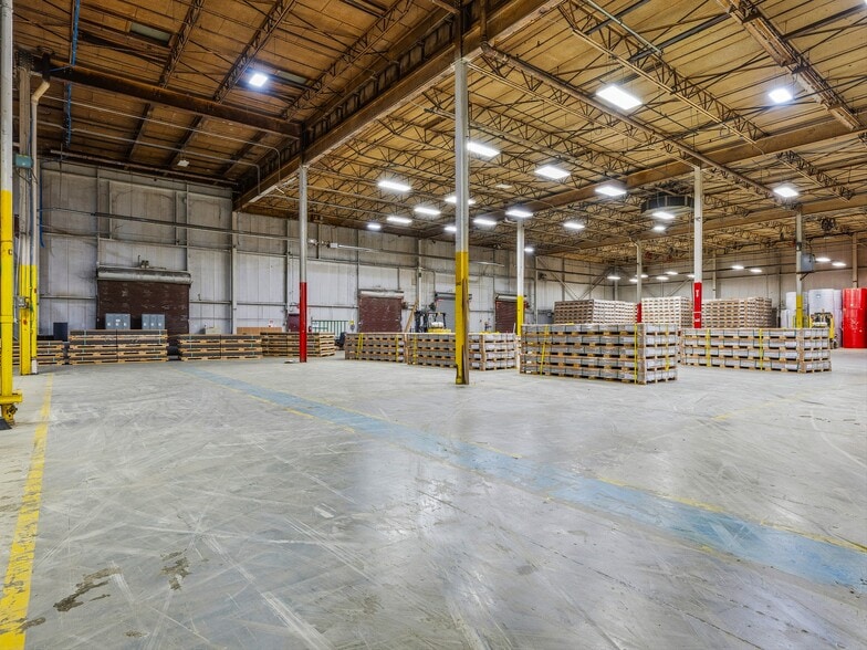 More Photos Of 90 Christ School Rd, Arden Distribution For Lease