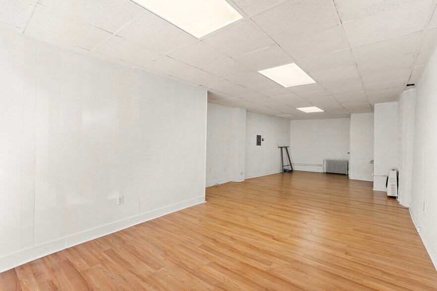 More Photos Of 304 Newark Ave, Jersey City Storefront Retail Office For Lease