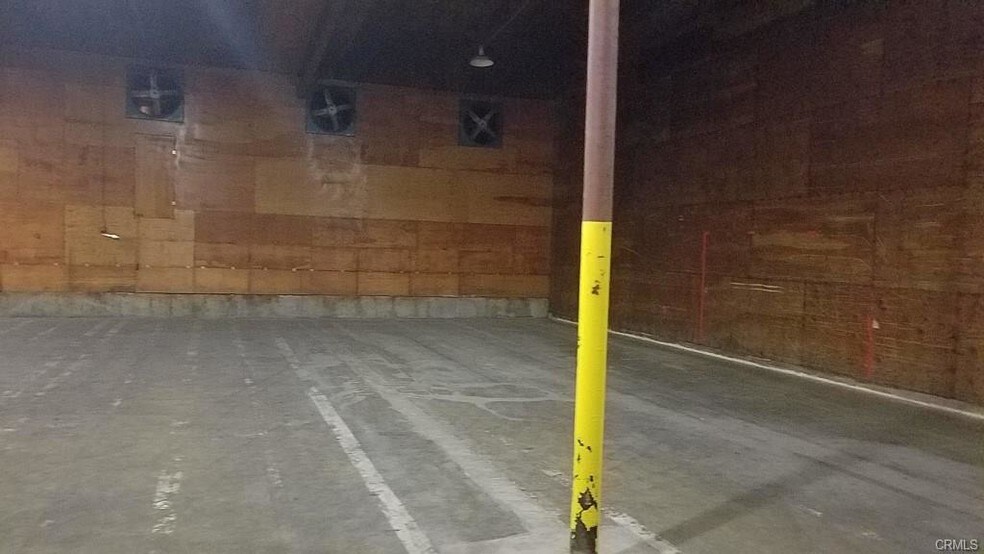 More Photos Of 250 Walsh Ave, Hamilton City Distribution For Sale