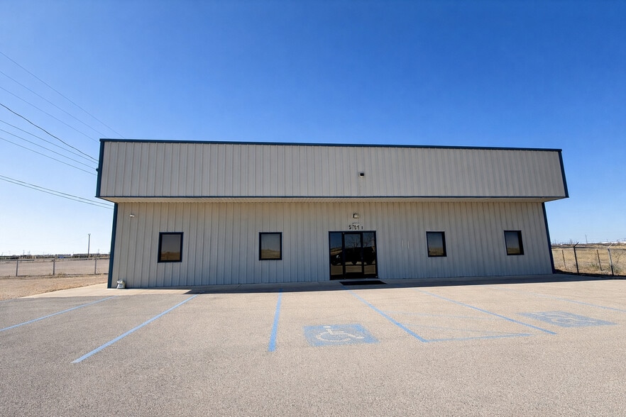 Primary Photo Of 527 NW County Rd, Hobbs Warehouse For Lease