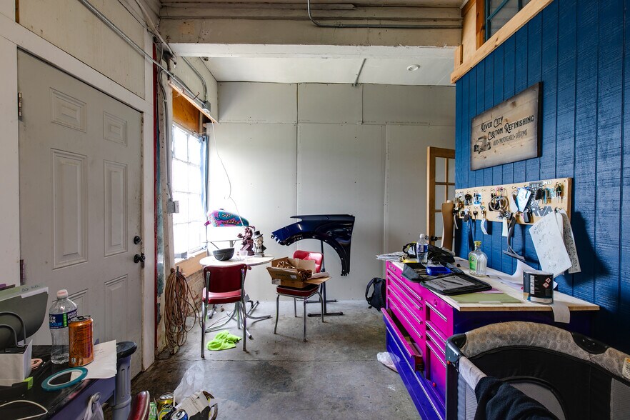 More Photos Of 705 Richmond Hwy, Richmond Showroom For Sale