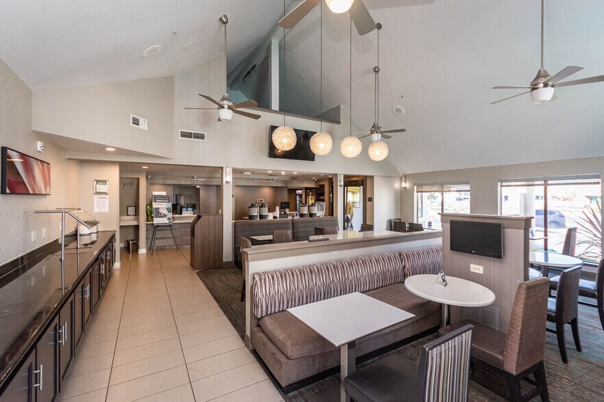 More Photos Of 1530 Howe Ave, Sacramento Hotel For Sale