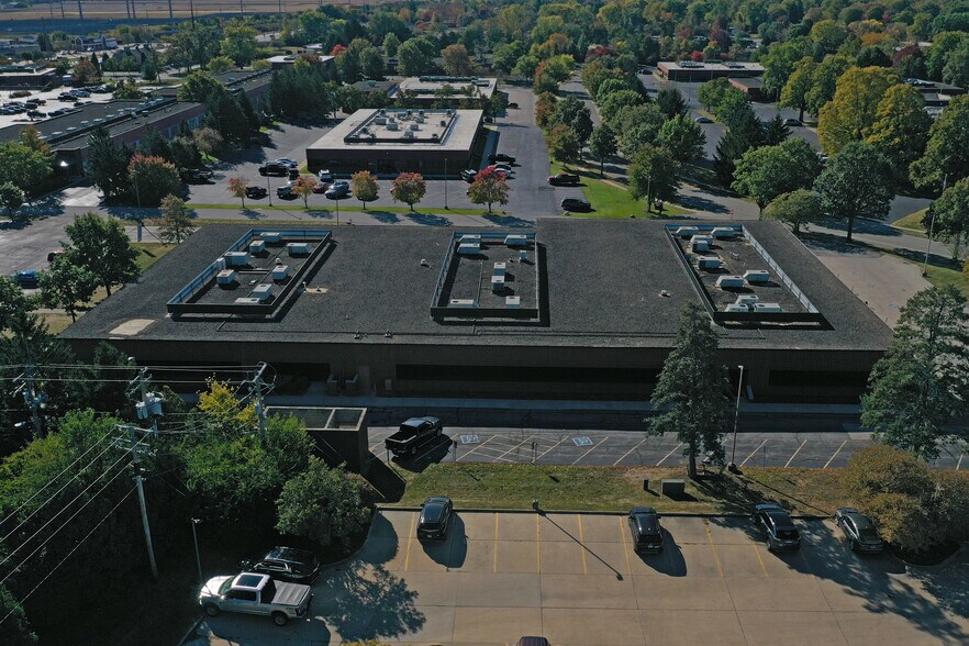 More Photos Of 2110 Fox Dr, Champaign Office For Sale