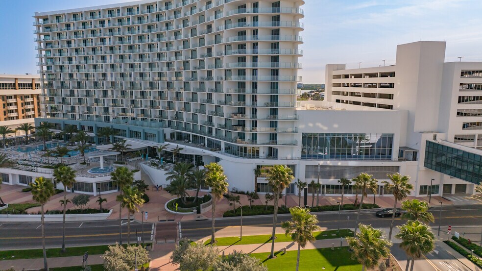 More Photos Of 400 Coronado Dr, Clearwater Beach Hotel For Lease