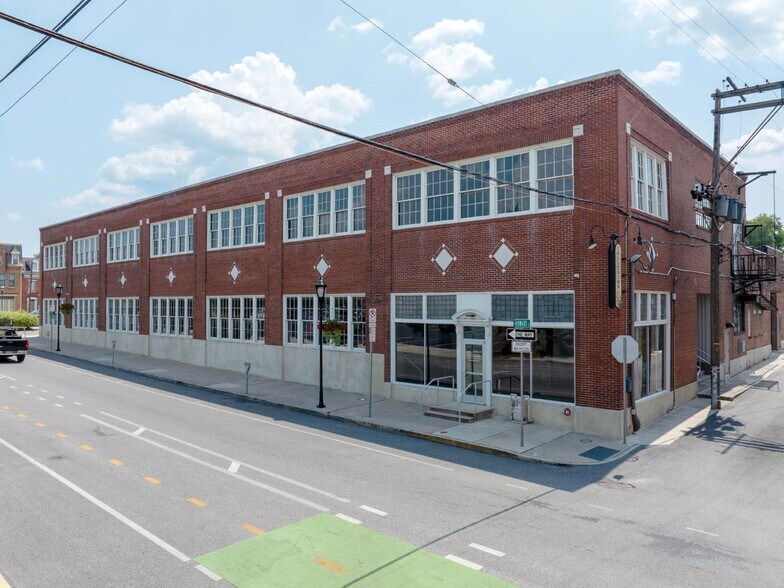 More Photos Of 100 S Queen St, York Loft Creative Space For Lease