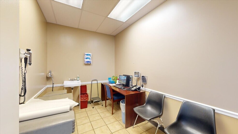 More Photos Of 113 Bo Bo Dr, Crystal Springs Freestanding For Lease