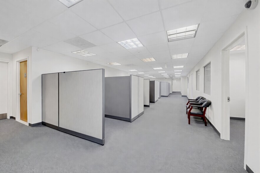 More Photos Of 2001 Central Park Ave, Yonkers Office For Sale