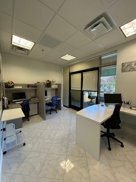 More Photos Of 13564 Village Park Dr, Orlando Unknown For Lease