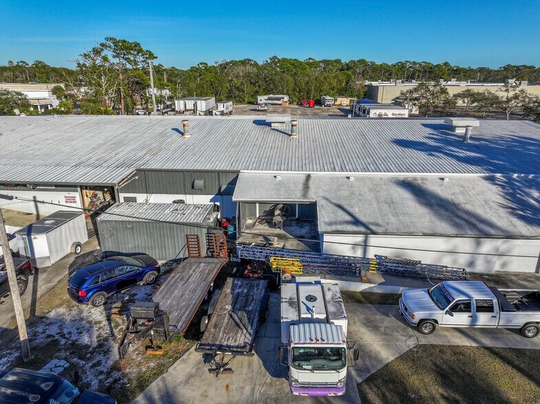 More Photos Of 1816 57th St, Sarasota Warehouse For Sale