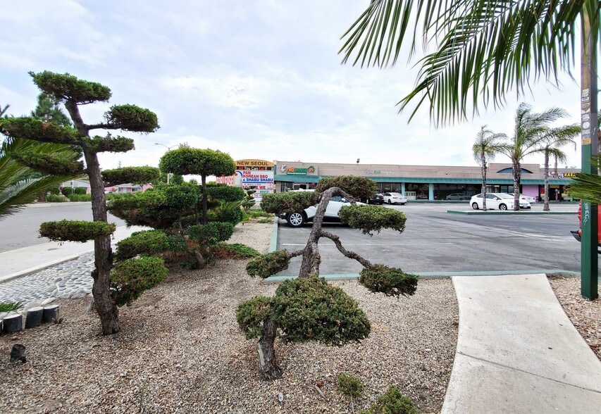 More Photos Of 8851 Garden Grove Blvd, Garden Grove Storefront Retail Office For Lease