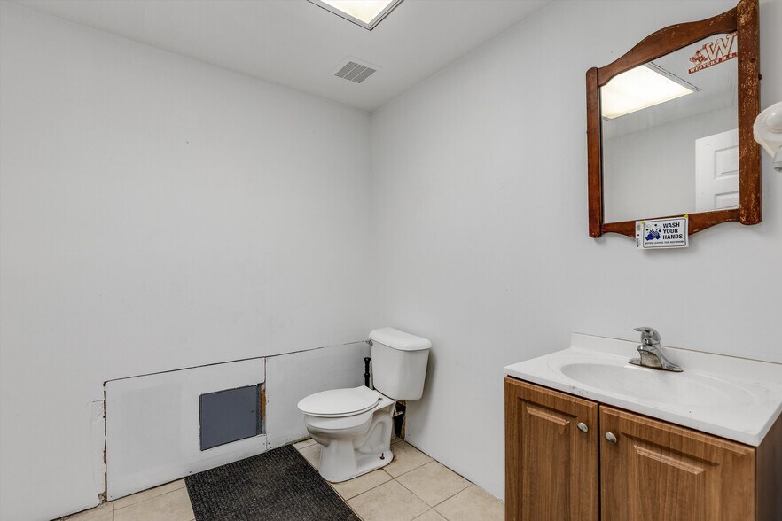 More Photos Of 227 Southfield Rd, Ecorse Warehouse For Sale