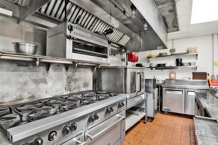 More Photos Of 61 N Section St, Fairhope Restaurant For Lease
