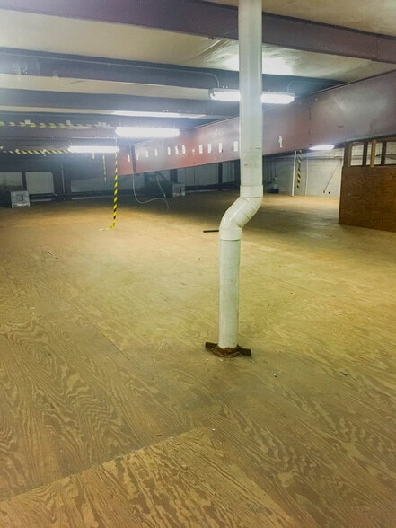 More Photos Of 2846 Industrial Plaza Dr, Tallahassee Research And Development For Lease