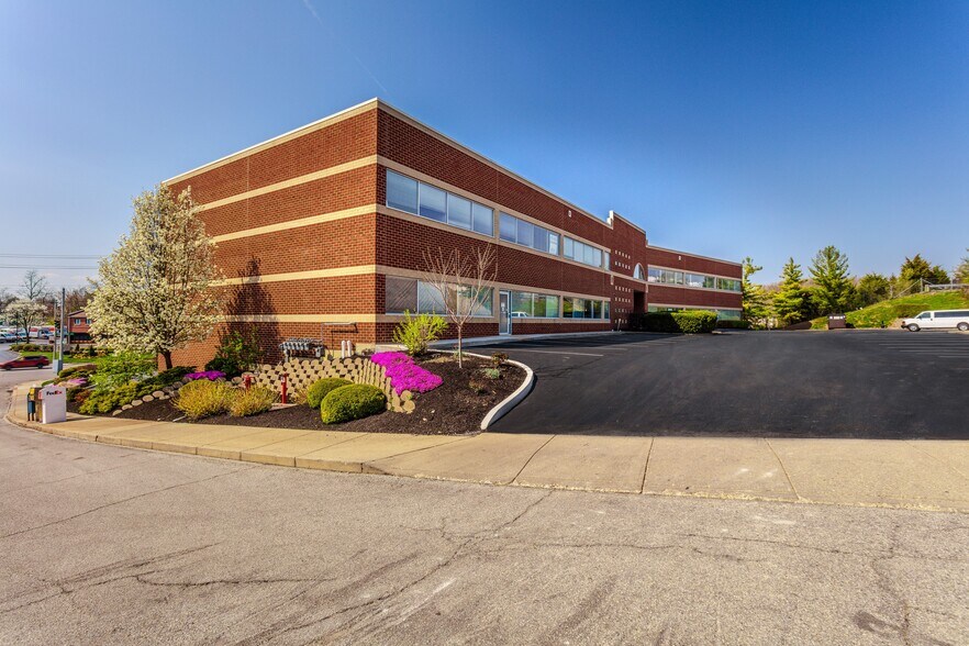 More Photos Of 4790 Red Bank Rd, Cincinnati Office For Lease
