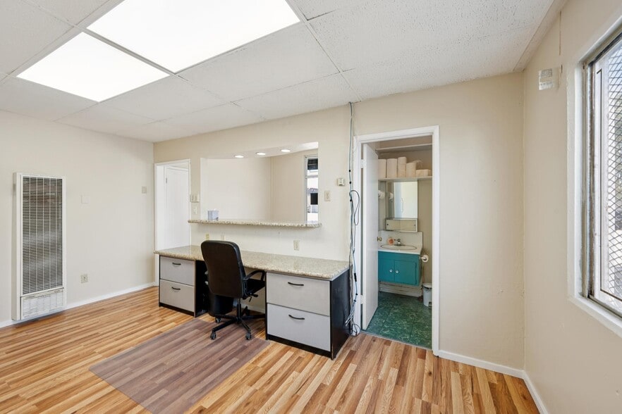 More Photos Of 2475 Bluebell Dr, Santa Rosa Industrial For Lease