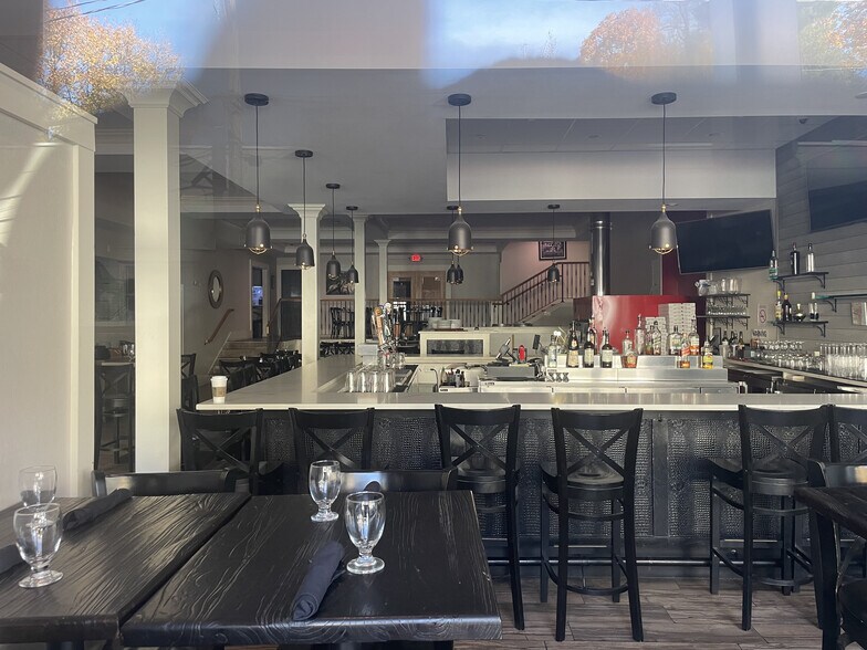 More Photos Of 173 Main St, Nyack Restaurant For Lease
