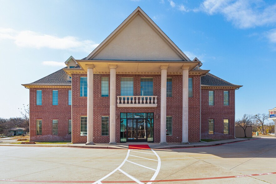 More Photos Of 3541 Teasley Ln, Denton Office For Lease