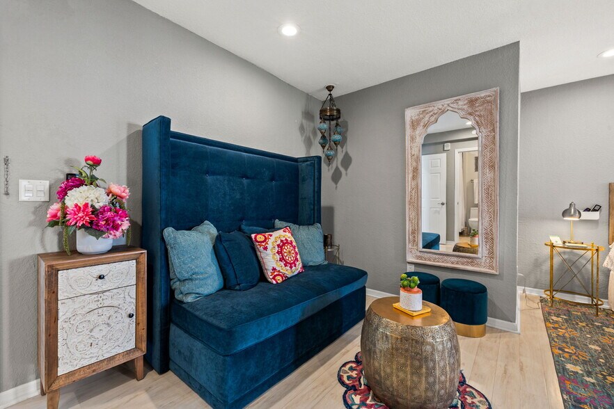 More Photos Of 2801 7th Ave N, Saint Petersburg Hospitality For Sale
