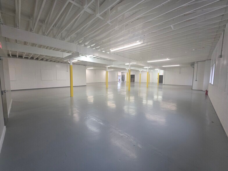 More Photos Of 250 Raleigh St, Wilmington Warehouse For Lease