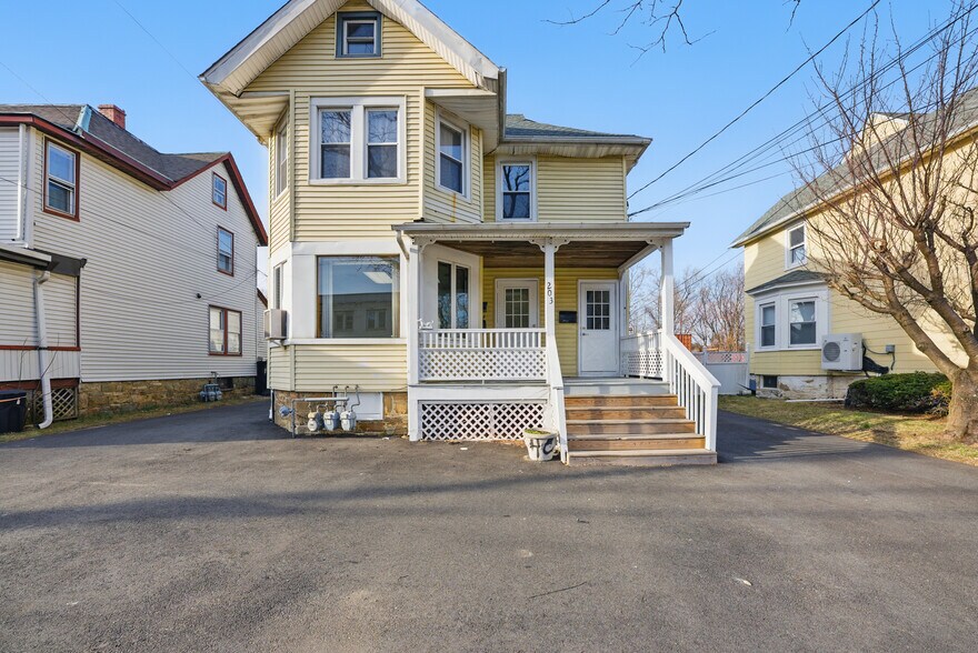 More Photos Of 203 E Blackwell St, Dover Multifamily For Sale
