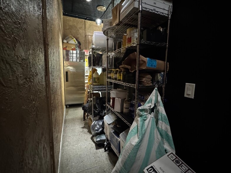 More Photos Of 1904 Hollywood Blvd, Hollywood Freestanding For Lease