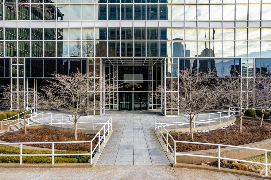 More Photos Of 112 Washington Pl, Pittsburgh Office Residential For Lease
