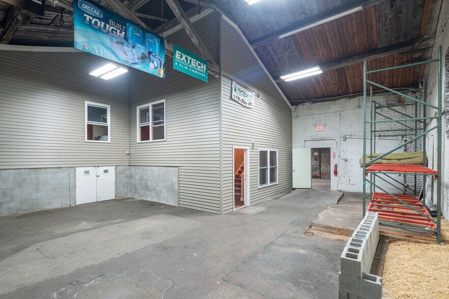 More Photos Of 2221 E Clearfield St, Philadelphia Warehouse For Lease