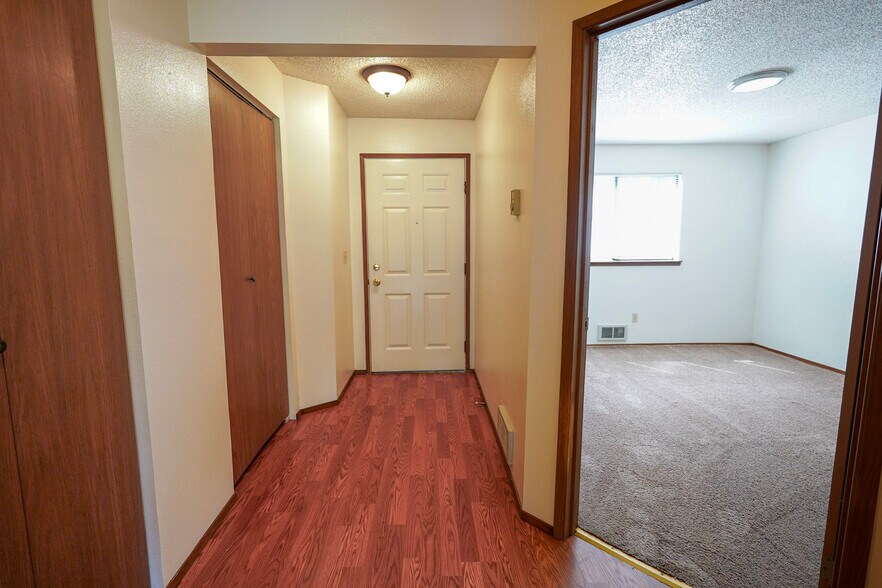 More Photos Of 108 Kensington Ave S, Kent Apartments For Sale
