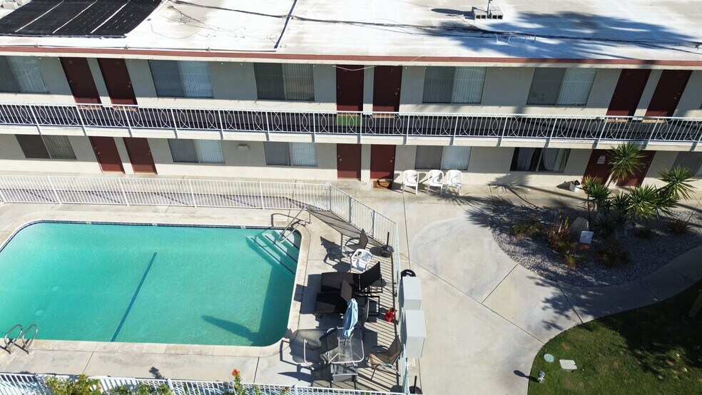 More Photos Of 2303 N Indian Canyon Dr, Palm Springs Apartments For Sale