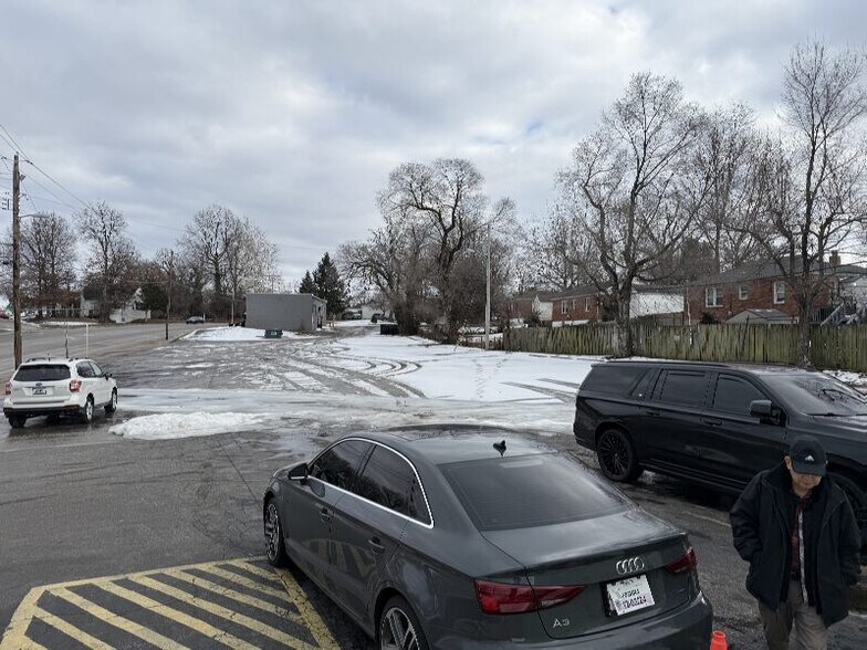 More Photos Of 932 Airport Rd, Ferguson Freestanding For Sale