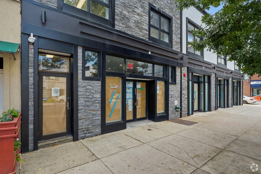 More Photos Of 972-978 Morris Park Ave, Bronx Office For Lease