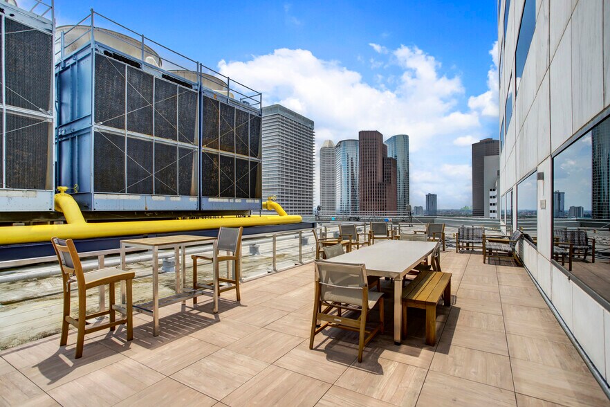 More Photos Of 1301 Fannin St, Houston Office For Lease