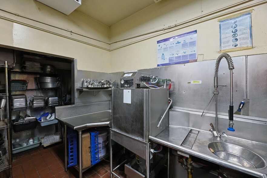 More Photos Of 4557 Sherman Oaks Ave, Sherman Oaks Restaurant For Lease