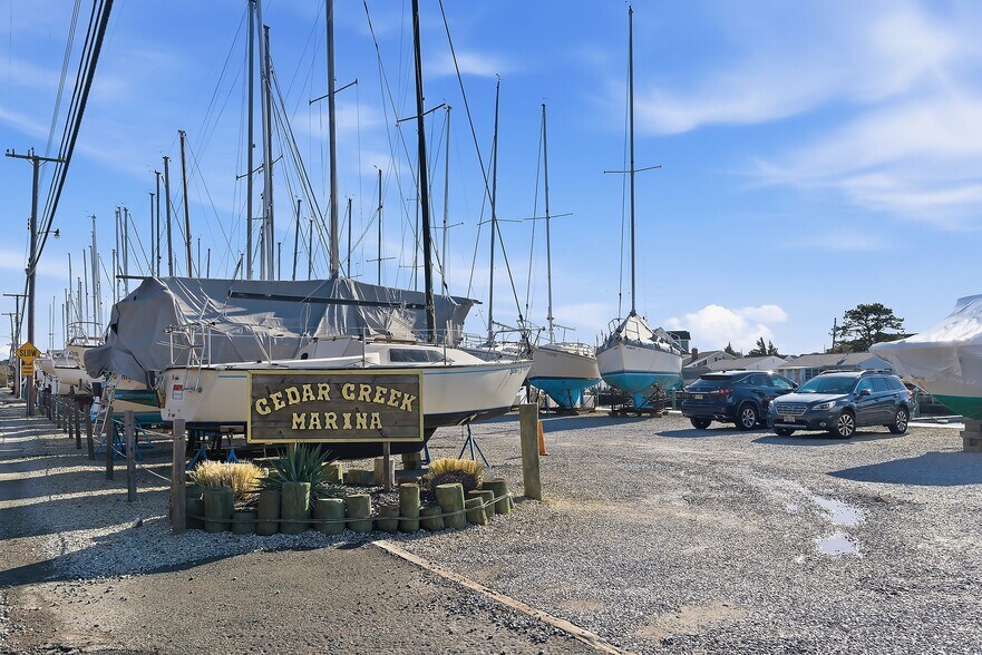 More Photos Of 100 Harbor Inn Rd, Bayville Shipyard For Sale