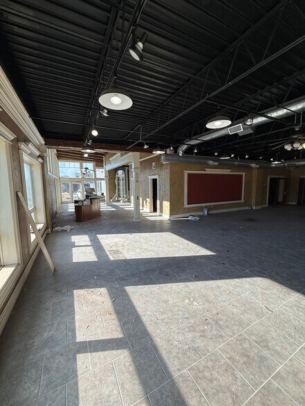 More Photos Of 2005 E 7th Pl, Tulsa Warehouse For Lease