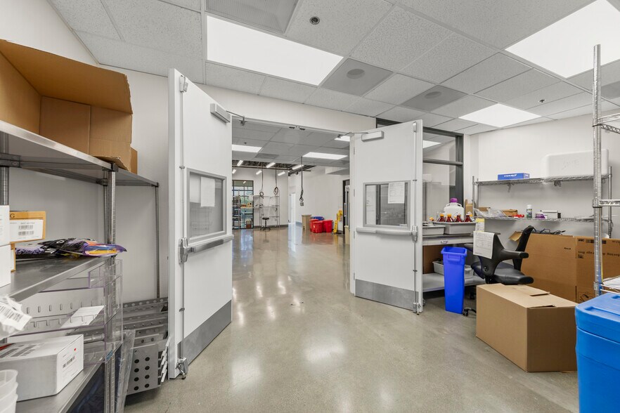 More Photos Of 400 Seaport Ct, Redwood City Medical For Lease
