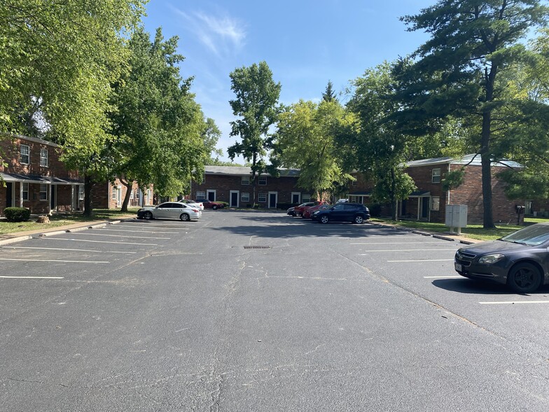 More Photos Of 1624 Northwinds Estates Dr, Saint Louis Apartments For Sale