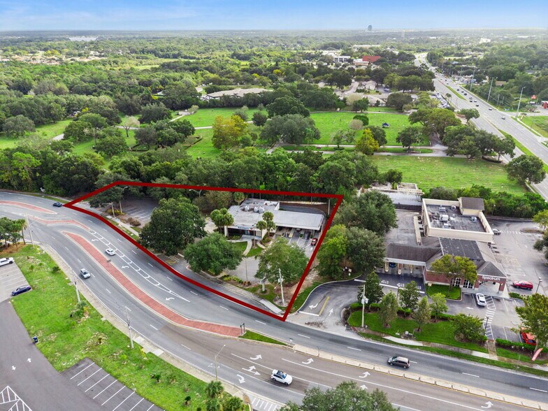 More Photos Of 555 S Hunt Club Blvd, Apopka Bank For Lease