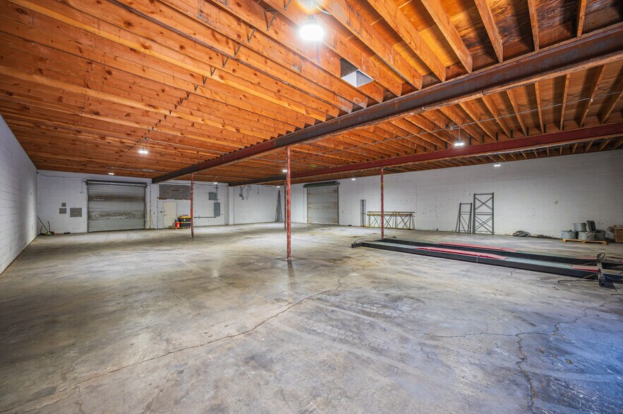 More Photos Of 2310-2315 Western Ave, Las Vegas Warehouse For Lease