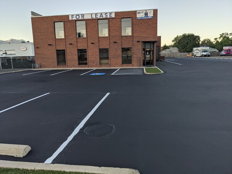 More Photos Of 332 E 3300 S, Salt Lake City Light Distribution For Lease