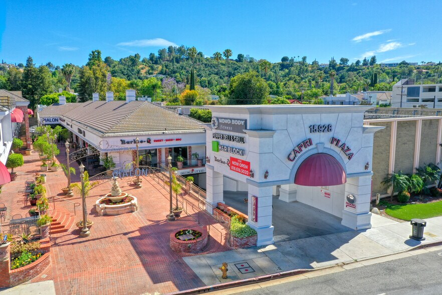 More Photos Of 15928 Ventura Blvd, Encino Storefront Retail Office For Lease