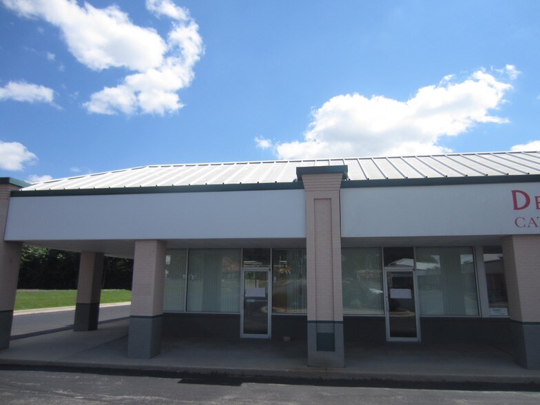 More Photos Of 210-228 W Sunshine St, Springfield Unknown For Lease