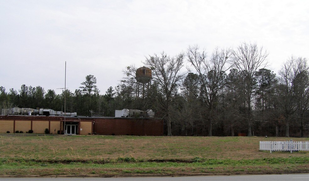More Photos Of 2580 Highway 46, Heflin Warehouse For Lease