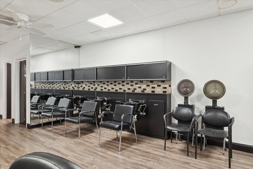 More Photos Of 10 Community Pl, Warren General Retail For Lease